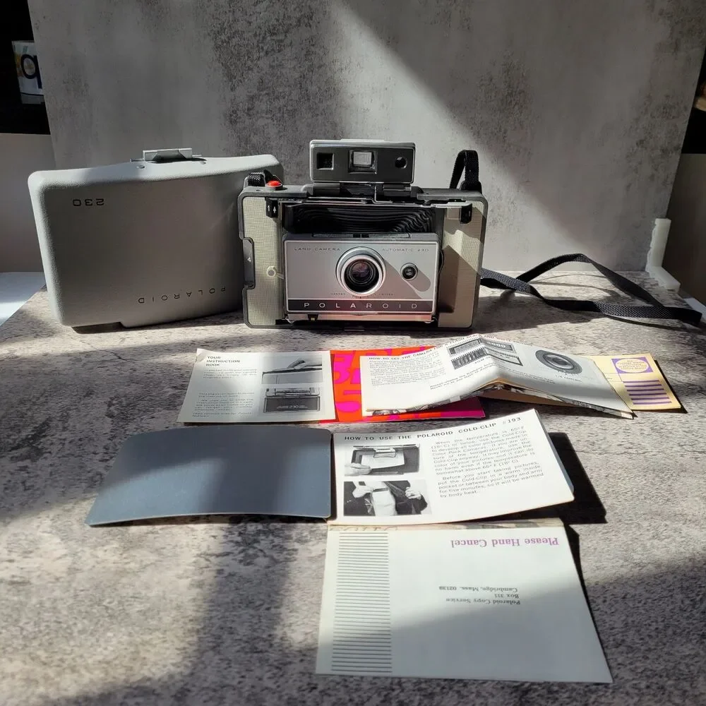 Polaroid Land Camera Automatic 230+ Very Good (240973) w Manual No Flashbulbs